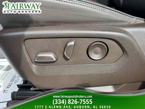 Used 2022 GMC Yukon Denali w/ Advanced Technology Package RWD image 17