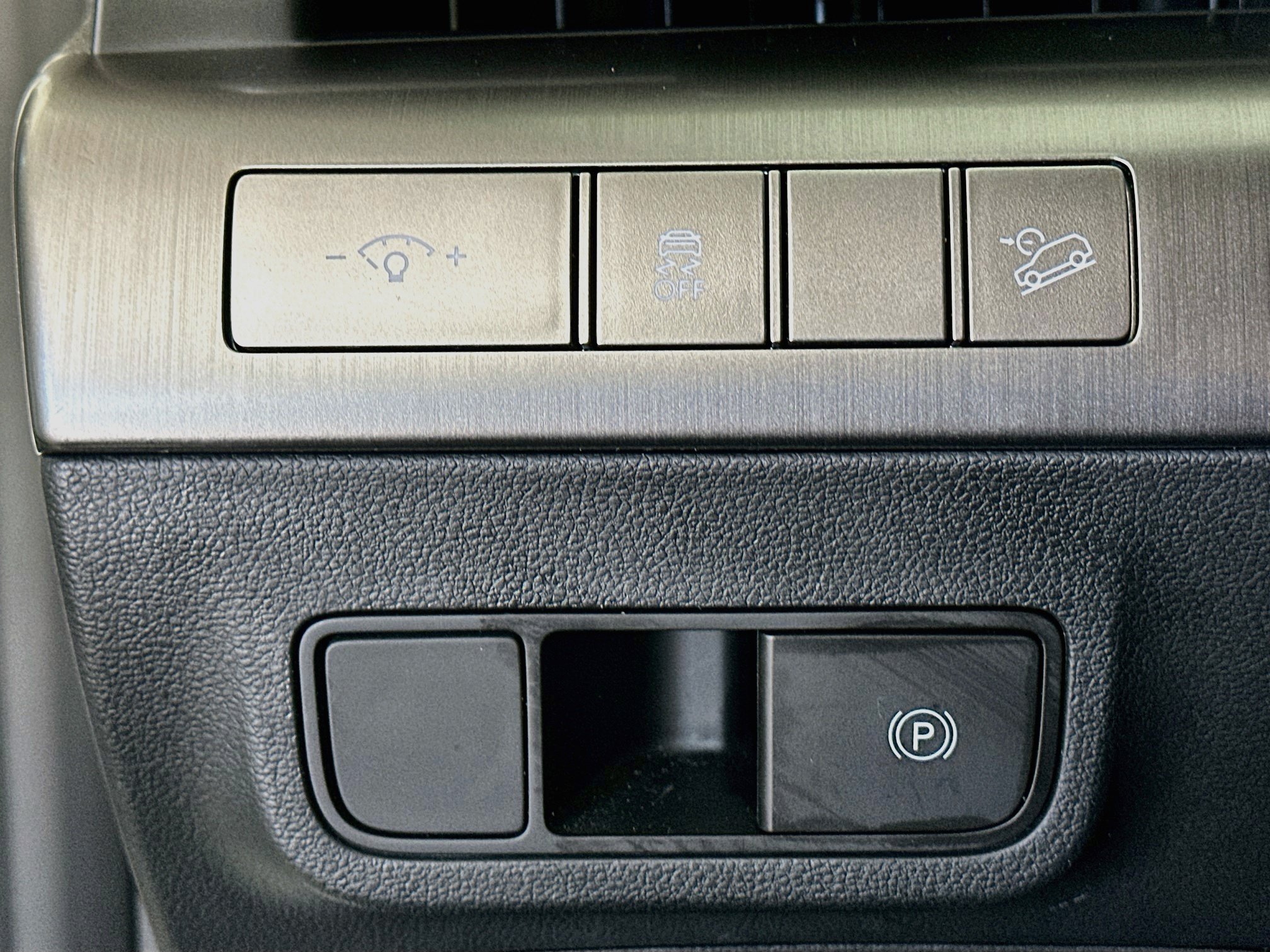 Used 2025 Hyundai Kona SEL FWD image 17