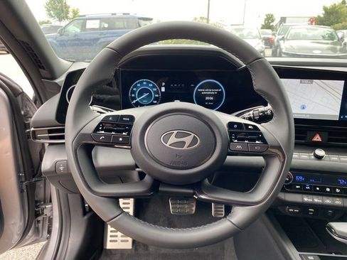New 2025 Hyundai Elantra SEL image 11