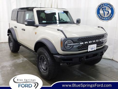 New 2025 Ford Bronco Badlands AWD/4WD image 1