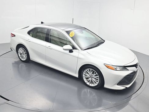 Used 2018 Toyota Camry XLE FWD image 44