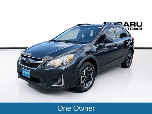 Used 2017 Subaru Crosstrek 2.0i Limited AWD/4WD image 3