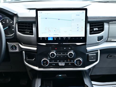 Used 2022 Ford Expedition XLT AWD/4WD image 20