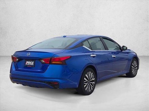 Used 2025 Nissan Altima 2.5 SV FWD image 5