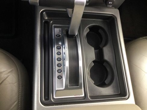 Used 2003 HUMMER H2 w/ Preferred Equipment Group image 36