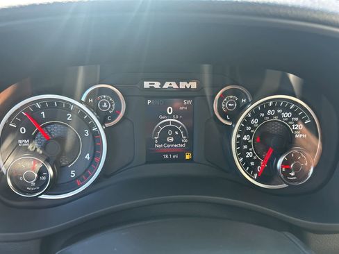 Used 2024 RAM 3500 Tradesman w/ Chrome Appearance Group image 29