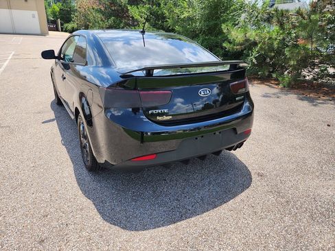 Used 2011 Kia Forte Koup EX FWD image 6