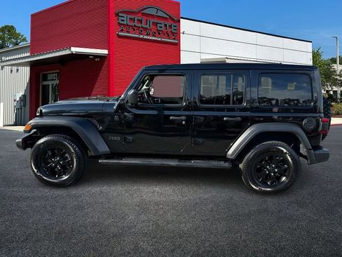 Used 2020 Jeep Wrangler Unlimited Willys image 2