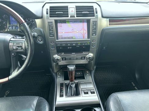 Used 2016 Lexus GX 460 image 12