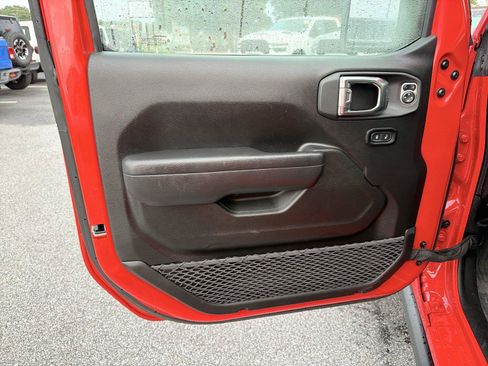 Used 2025 Jeep Wrangler Unlimited Sport S 4xe AWD/4WD image 9