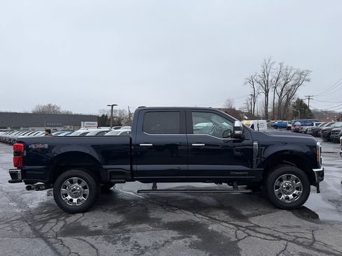 Certified 2023 Ford F250 Lariat w/ Lariat Ultimate Package AWD/4WD image 7