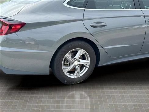 Used 2023 Hyundai Sonata SE FWD image 12