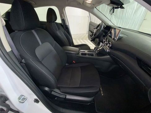 Used 2024 Nissan Sentra SV FWD image 37