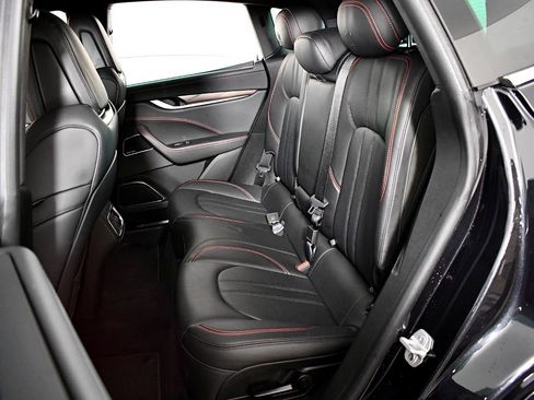 Used 2017 Maserati Levante S image 39