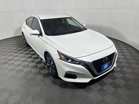 Used 2022 Nissan Altima 2.5 SV AWD/4WD image 1