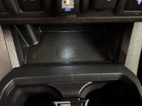 Used 2022 Toyota Tacoma TRD Off-Road w/ TRD Premium Off Road Package AWD/4WD image 16