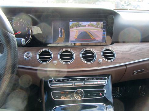Used 2017 Mercedes-Benz E 300 image 16