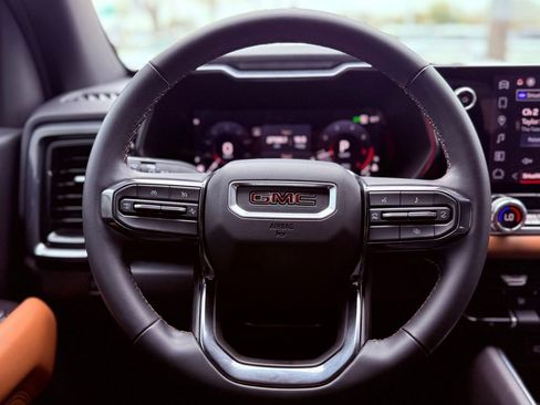 Used 2024 GMC Canyon AT4 w/ Technology Package image 20