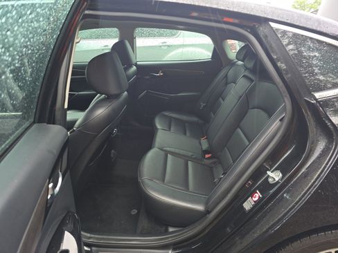 Used 2020 Kia Cadenza Technology image 15