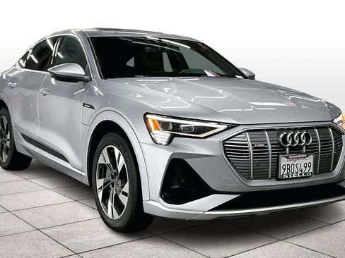 Used 2022 Audi e-tron Premium image 2