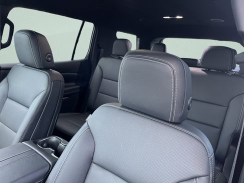 New 2026 Chevrolet Traverse LT image 15