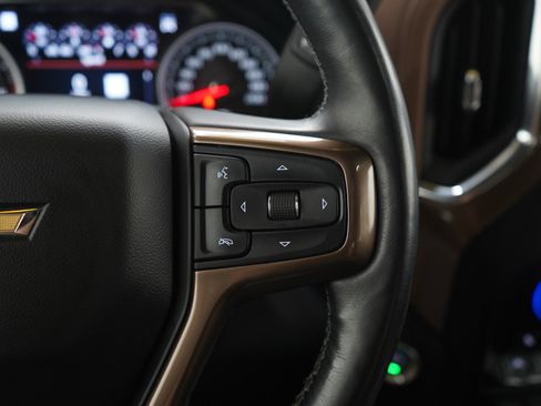 Used 2019 Chevrolet Silverado 1500 High Country w/ Technology Package AWD/4WD image 26