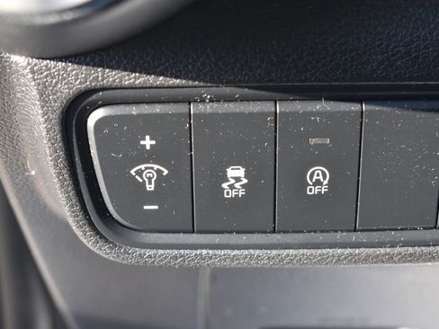 Used 2023 Kia Soul LX w/ LX Technology Package image 23