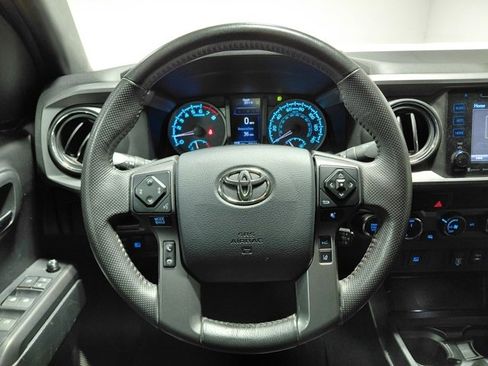 Used 2019 Toyota Tacoma TRD Off-Road image 27