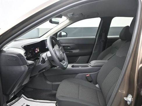 Used 2025 Nissan Kicks S w/ Interior Electronics Package FWD image 10