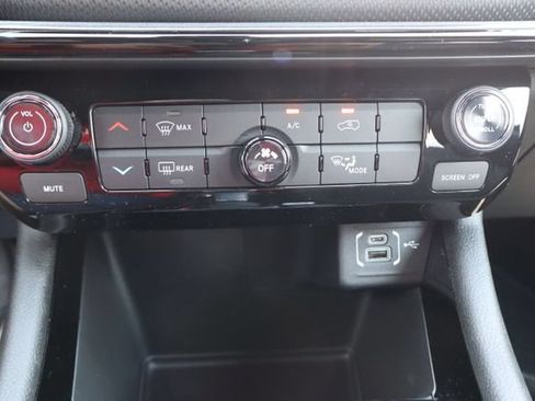New 2026 Jeep Compass Latitude AWD/4WD image 12