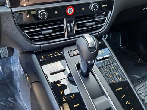 New 2026 Porsche Macan AWD/4WD image 23
