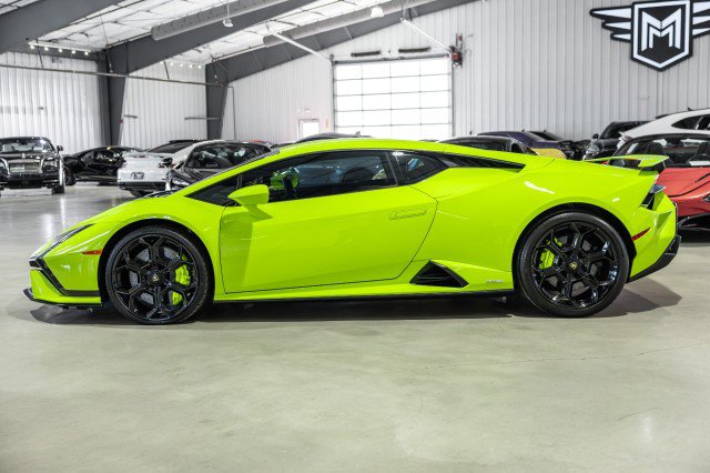 Used 2023 Lamborghini Huracan Tecnica RWD image 3