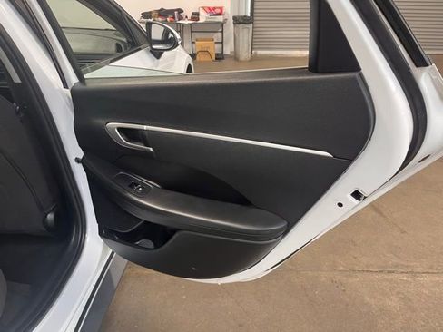 Used 2023 Hyundai Sonata SE w/ Cargo Package image 15