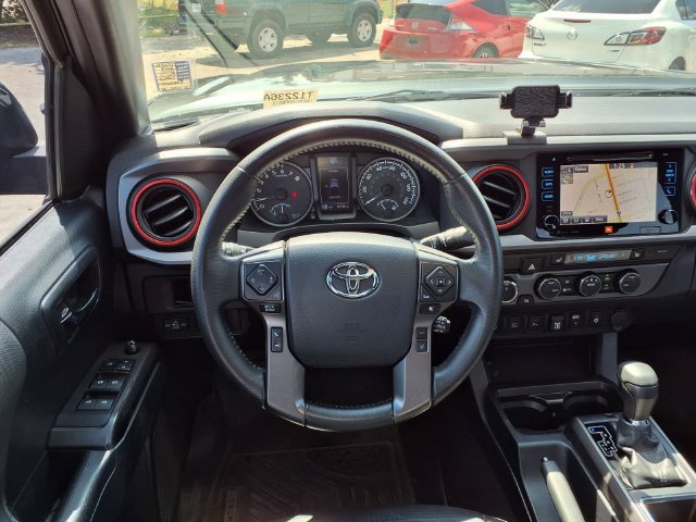 Used 2019 Toyota Tacoma TRD Off-Road AWD/4WD image 16