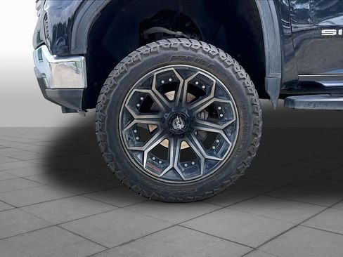 Used 2023 GMC Sierra 1500 SLT AWD/4WD image 10