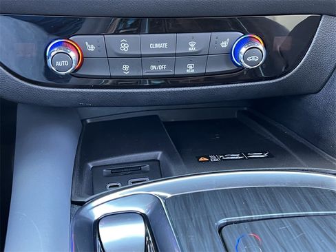 Used 2024 Buick Enclave Essence w/ Sport Touring Edition image 16