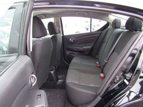 Used 2019 Nissan Versa SV image 13