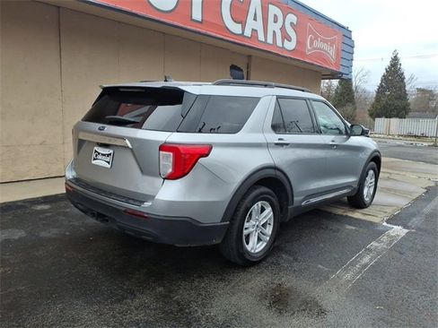 Used 2023 Ford Explorer XLT w/ Class IV Trailer Tow Package image 5