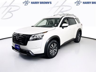 Used 2023 Nissan Pathfinder SL w/ Black Appearance Package