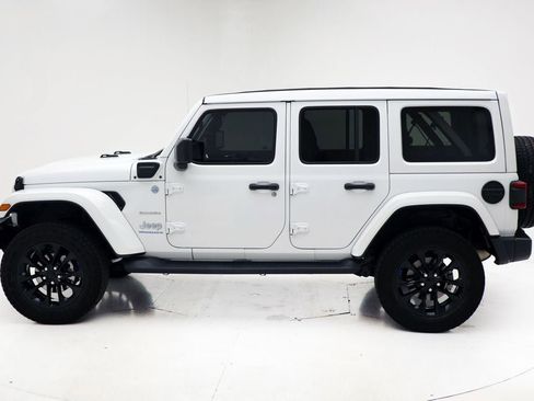 Used 2023 Jeep Wrangler Unlimited Sahara w/ Cold Weather Group image 6