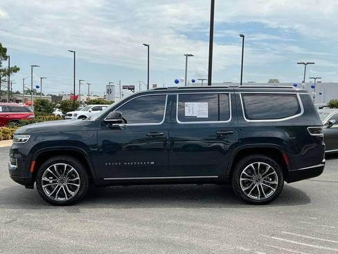 Used 2023 Jeep Grand Wagoneer Series III AWD/4WD image 6