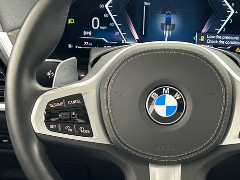 Used 2025 BMW X5 xDrive40i w/ M Sport Package image 11