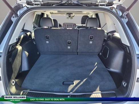 Used 2023 Jeep Grand Cherokee 4WD 4xe image 34