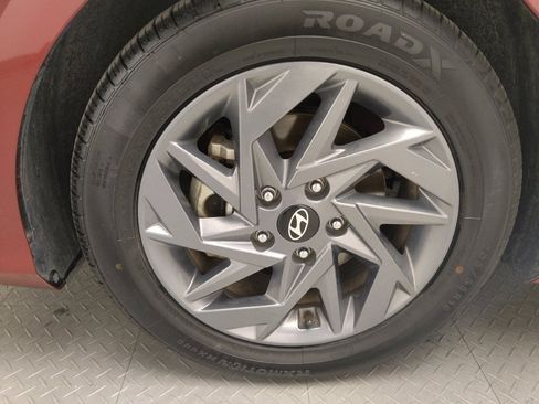 Used 2024 Hyundai Elantra SEL image 31