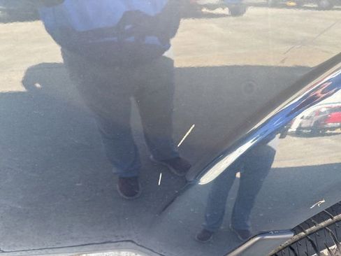 Used 2018 Nissan Frontier SV image 16