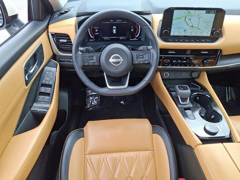 Used 2022 Nissan Rogue Platinum w/ Head-Up Display Package image 12