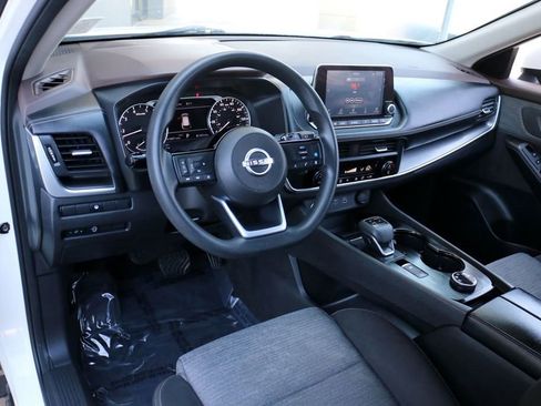 Used 2023 Nissan Rogue SV AWD/4WD image 16