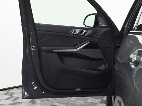 Used 2025 BMW X5 M60i w/ Executive Package image 32