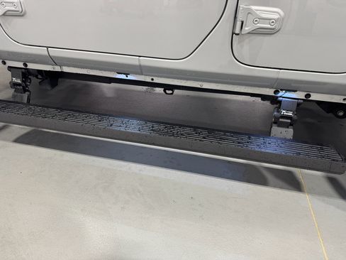 Used 2024 Jeep Wrangler Rubicon 392 image 6