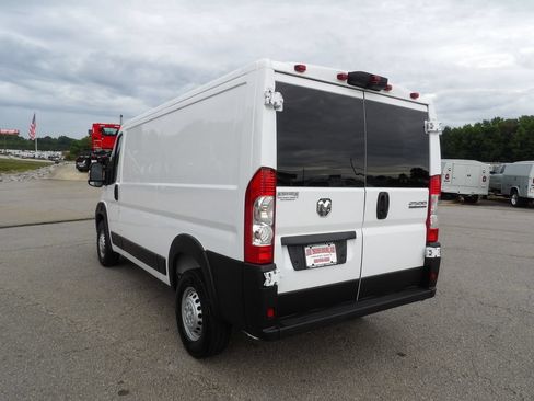 Used 2025 RAM ProMaster 2500 w/ U-Haul Equipment Group FWD image 5
